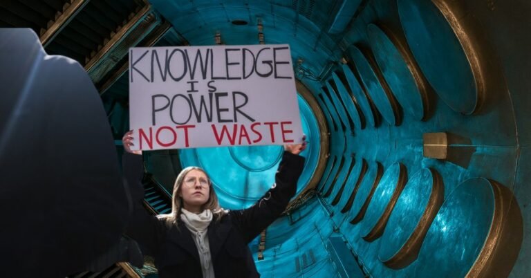 Scientists, Feeling Under Siege, March Against Trump Policies